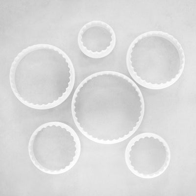 Plastic Plain + Scalloped Round Cutter Set (6pc)